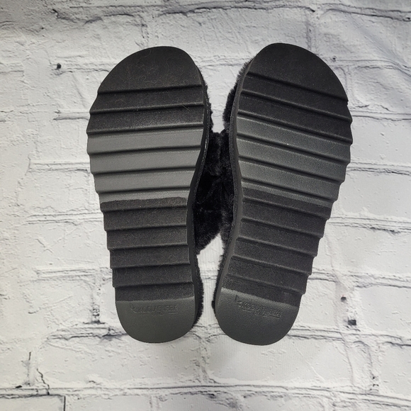 Koolaburra by UGG Cameal slides black faux fur in size 9M - Picture 7 of 9